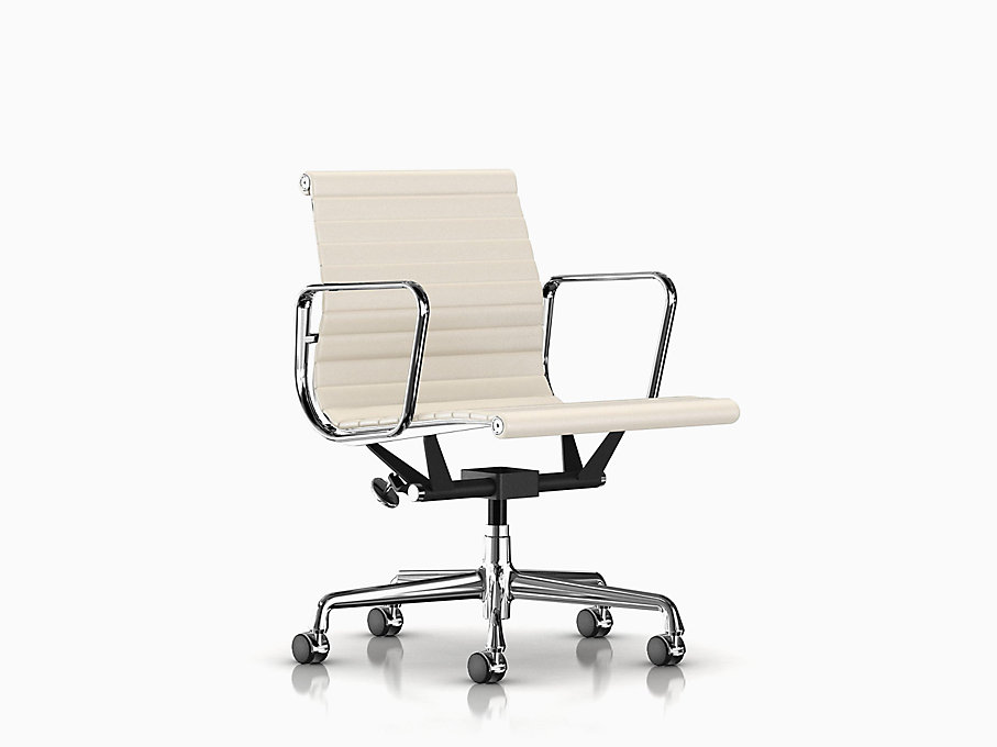 Eames Aluminum Group Management Chair