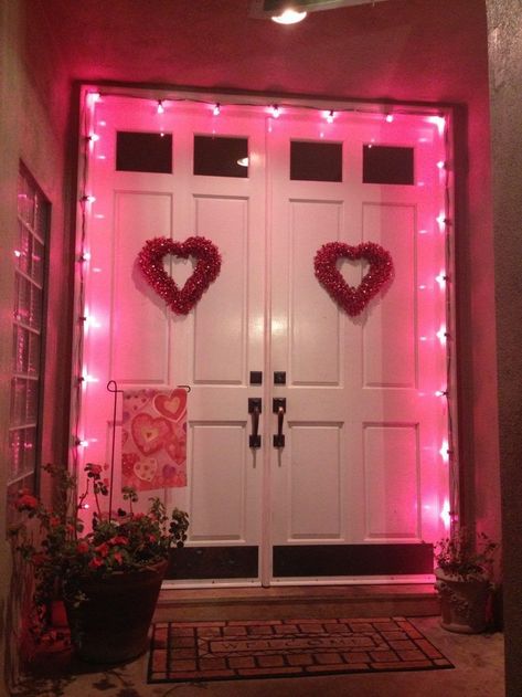 pink door light