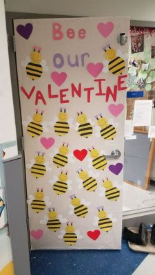 bee valentine door