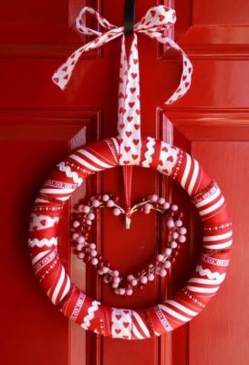 heart in circle wreath