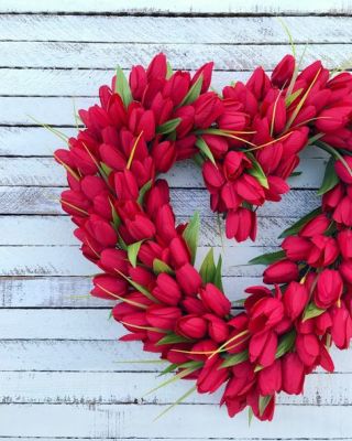 tulip red wreath