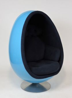Henrik Thor Larsen Ovalia Egg Chair